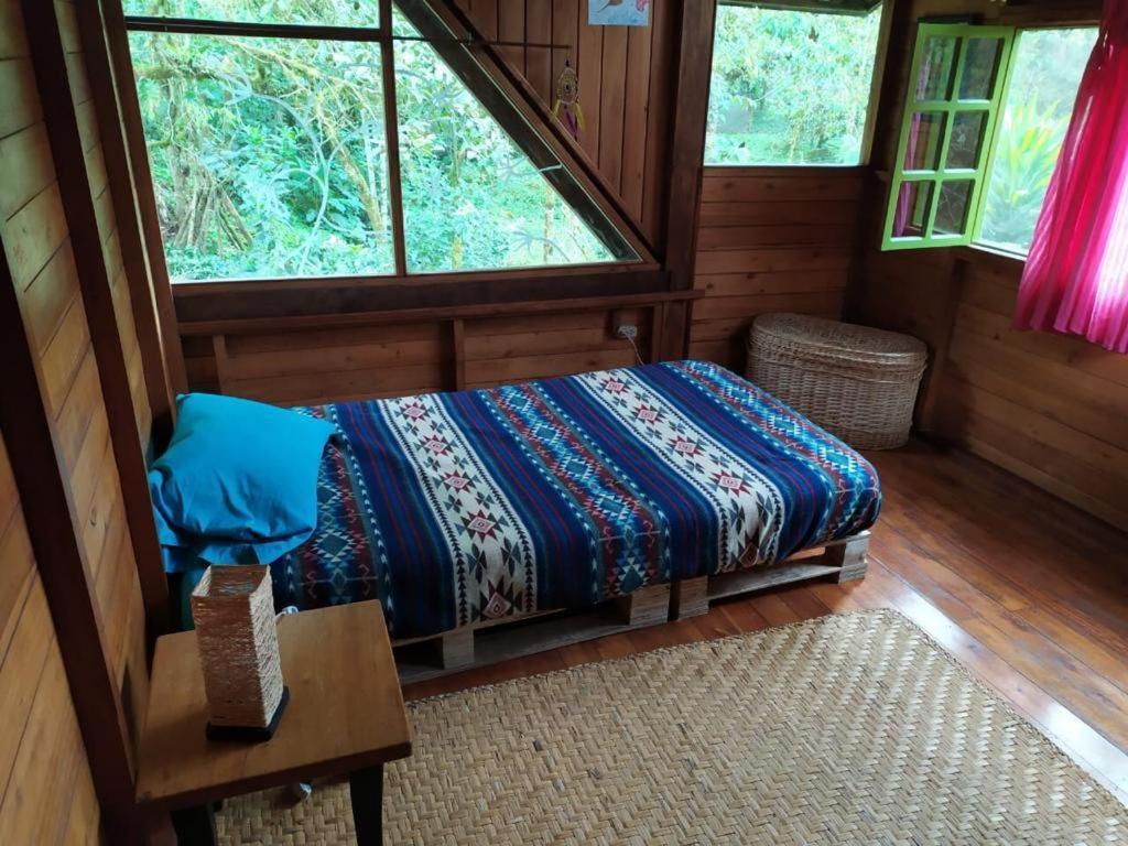 Mindo Eco Chalet Con Rio Y Cascada Exterior foto